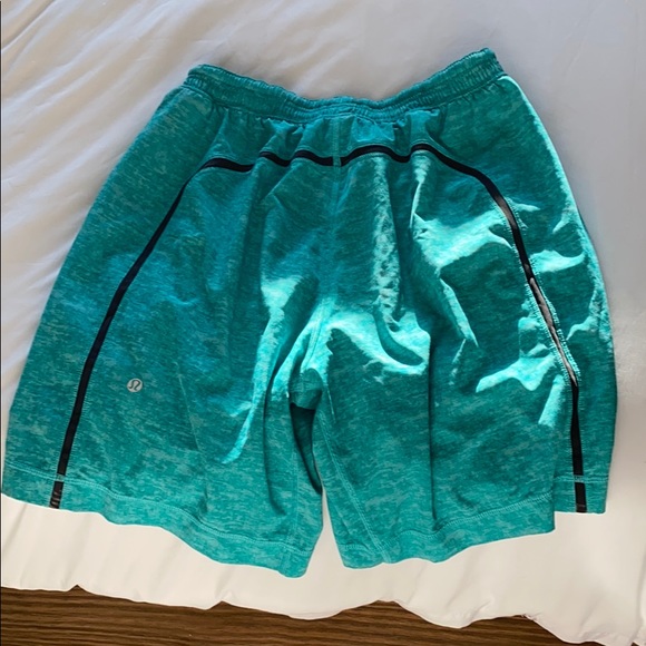 Medium Lulu Lemons shorts - Picture 3 of 4